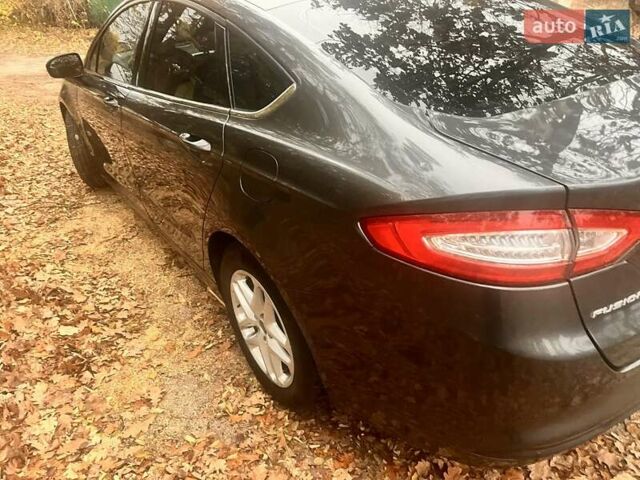 Серый Форд Фьюжн, объемом двигателя 1.5 л и пробегом 256 тыс. км за 8000 $, фото 5 на Automoto.ua