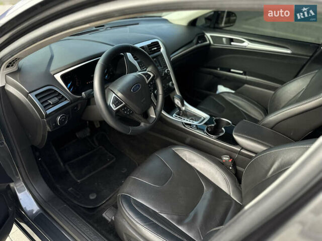 Серый Форд Фьюжн, объемом двигателя 2.49 л и пробегом 207 тыс. км за 10500 $, фото 5 на Automoto.ua