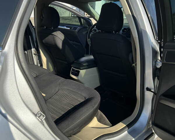 Серый Форд Фьюжн, объемом двигателя 2.5 л и пробегом 275 тыс. км за 9000 $, фото 11 на Automoto.ua