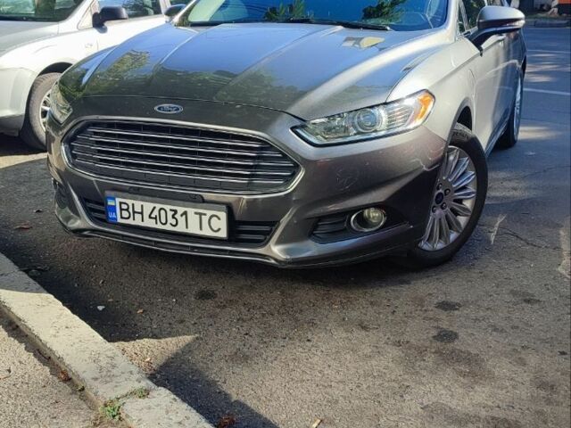 Сірий Форд Фьюжен, об'ємом двигуна 2 л та пробігом 197 тис. км за 12500 $, фото 1 на Automoto.ua
