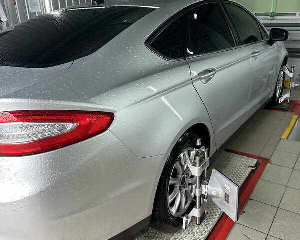 Серый Форд Фьюжн, объемом двигателя 2.49 л и пробегом 170 тыс. км за 10800 $, фото 11 на Automoto.ua