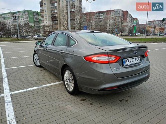 Серый Форд Фьюжн, объемом двигателя 2 л и пробегом 225 тыс. км за 10500 $, фото 6 на Automoto.ua