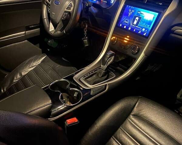 Серый Форд Фьюжн, объемом двигателя 2.49 л и пробегом 180 тыс. км за 9199 $, фото 4 на Automoto.ua