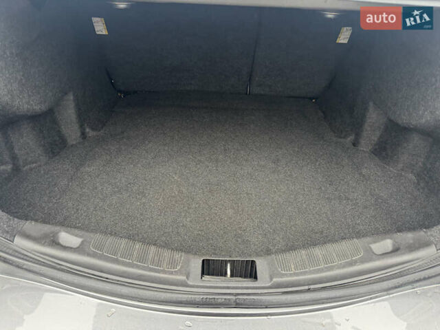 Сірий Форд Фьюжен, об'ємом двигуна 2 л та пробігом 303 тис. км за 9200 $, фото 27 на Automoto.ua
