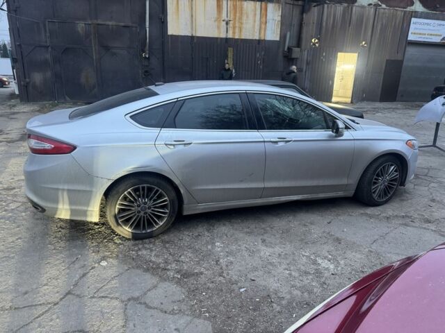 Сірий Форд Фьюжен, об'ємом двигуна 2 л та пробігом 261 тис. км за 8000 $, фото 4 на Automoto.ua