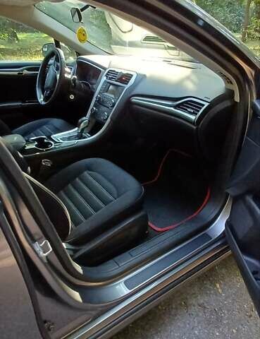 Серый Форд Фьюжн, объемом двигателя 2.49 л и пробегом 185 тыс. км за 9950 $, фото 3 на Automoto.ua