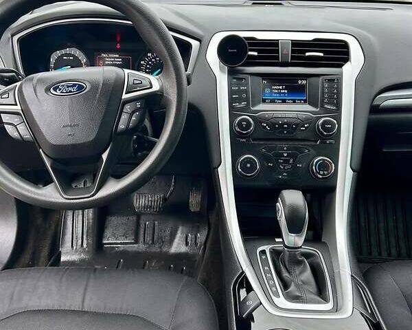 Серый Форд Фьюжн, объемом двигателя 2.5 л и пробегом 240 тыс. км за 9000 $, фото 7 на Automoto.ua