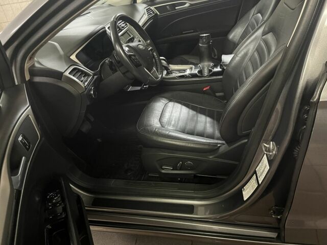 Сірий Форд Фьюжен, об'ємом двигуна 2 л та пробігом 145 тис. км за 10200 $, фото 5 на Automoto.ua