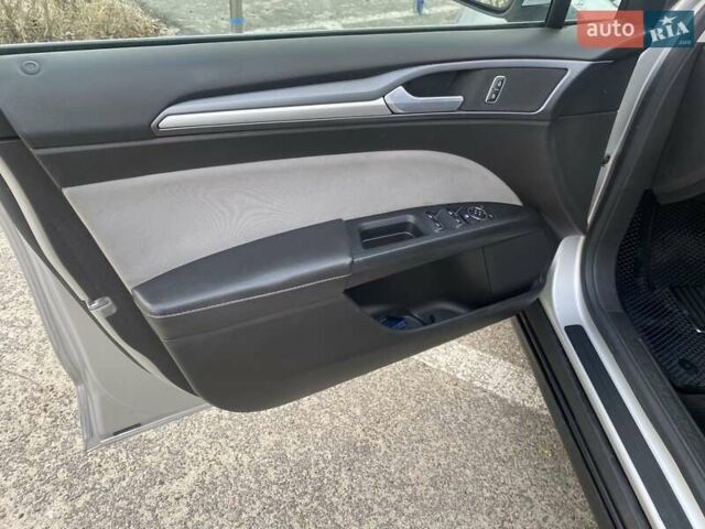 Серый Форд Фьюжн, объемом двигателя 2.49 л и пробегом 240 тыс. км за 9600 $, фото 14 на Automoto.ua