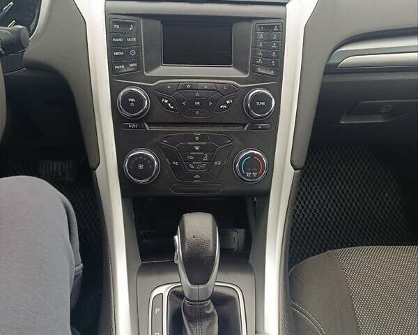 Форд Фьюжн 2014 в Ивано-Франковске на Automoto.ua Серый Форд Фьюжн, объемом двигателя 2.5 л и пробегом 220 тыс. км за 7650 $, фото 15 на Automoto.ua