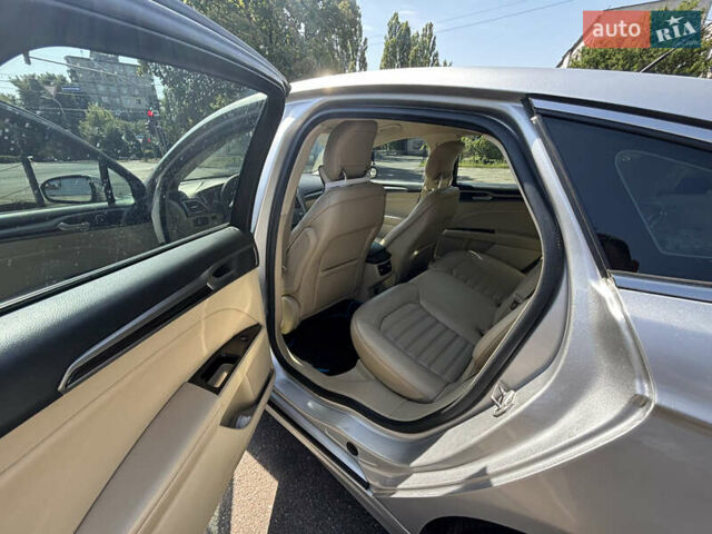 Серый Форд Фьюжн, объемом двигателя 2 л и пробегом 218 тыс. км за 9850 $, фото 17 на Automoto.ua