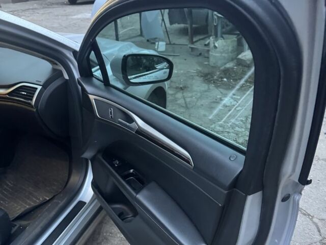 Сірий Форд Фьюжен, об'ємом двигуна 2 л та пробігом 261 тис. км за 8000 $, фото 9 на Automoto.ua