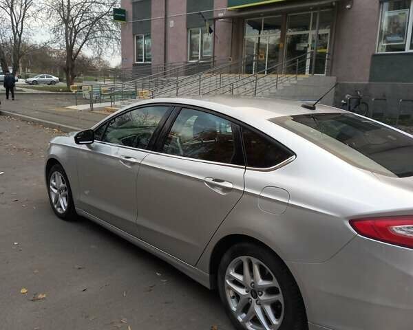 Сірий Форд Фьюжен, об'ємом двигуна 1.5 л та пробігом 211 тис. км за 8000 $, фото 1 на Automoto.ua