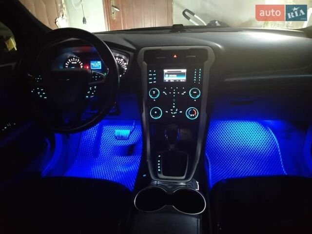 Серый Форд Фьюжн, объемом двигателя 2.49 л и пробегом 270 тыс. км за 8000 $, фото 4 на Automoto.ua