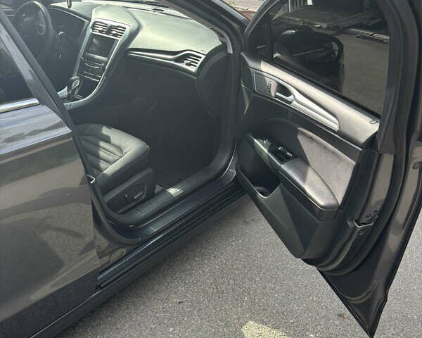 Сірий Форд Фьюжен, об'ємом двигуна 2.5 л та пробігом 130 тис. км за 11600 $, фото 23 на Automoto.ua