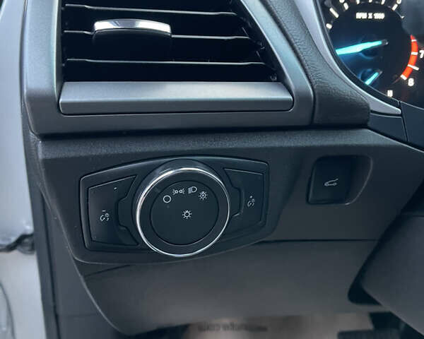 Серый Форд Фьюжн, объемом двигателя 2.49 л и пробегом 241 тыс. км за 9300 $, фото 23 на Automoto.ua