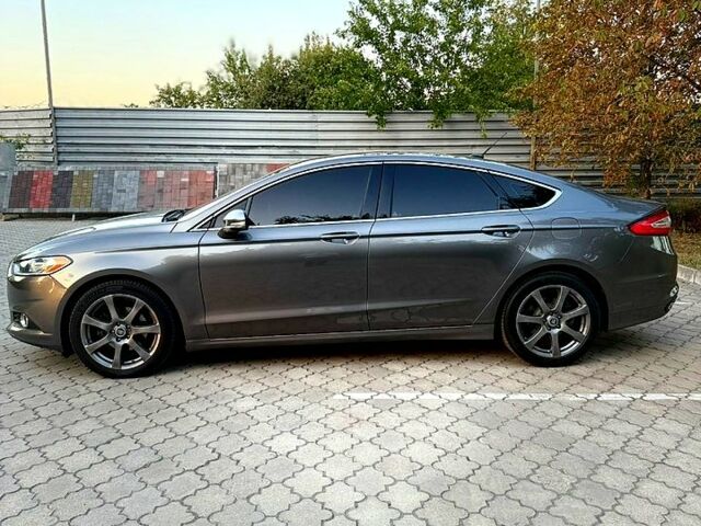 Серый Форд Фьюжн, объемом двигателя 2 л и пробегом 175 тыс. км за 11000 $, фото 4 на Automoto.ua