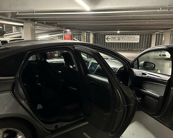 Серый Форд Фьюжн, объемом двигателя 2.5 л и пробегом 238 тыс. км за 9300 $, фото 12 на Automoto.ua