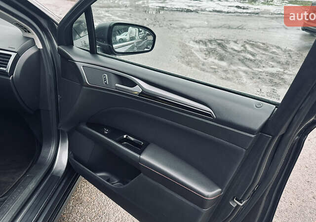 Серый Форд Фьюжн, объемом двигателя 2.49 л и пробегом 203 тыс. км за 8900 $, фото 10 на Automoto.ua