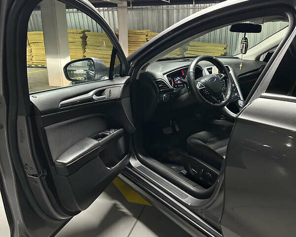 Серый Форд Фьюжн, объемом двигателя 2.5 л и пробегом 238 тыс. км за 9300 $, фото 8 на Automoto.ua