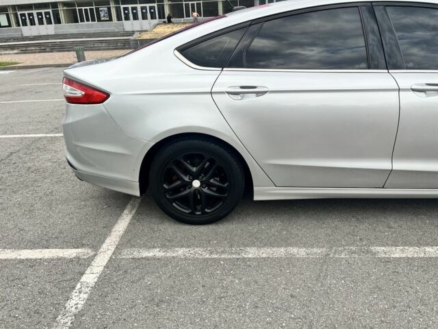 Серый Форд Фьюжн, объемом двигателя 2.5 л и пробегом 299 тыс. км за 8500 $, фото 6 на Automoto.ua