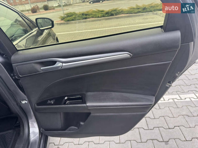 Сірий Форд Фьюжен, об'ємом двигуна 2 л та пробігом 303 тис. км за 9200 $, фото 21 на Automoto.ua