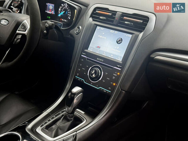 Форд Фьюжн 2014 в Виннице на Automoto.ua Серый Форд Фьюжн, объемом двигателя 2 л и пробегом 228 тыс. км за 12700 $, фото 57 на Automoto.ua