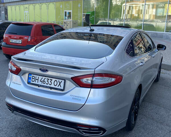 Серый Форд Фьюжн, объемом двигателя 2 л и пробегом 188 тыс. км за 10800 $, фото 5 на Automoto.ua