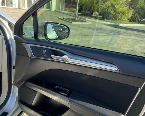 Серый Форд Фьюжн, объемом двигателя 2.5 л и пробегом 275 тыс. км за 9000 $, фото 13 на Automoto.ua