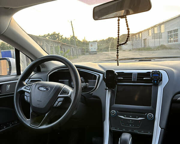 Серый Форд Фьюжн, объемом двигателя 2.5 л и пробегом 300 тыс. км за 8500 $, фото 8 на Automoto.ua