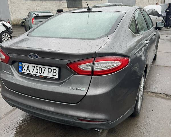 Сірий Форд Фьюжен, об'ємом двигуна 2 л та пробігом 183 тис. км за 10200 $, фото 1 на Automoto.ua
