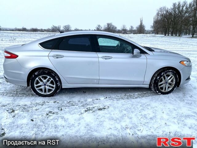 Серый Форд Фьюжн, объемом двигателя 2.5 л и пробегом 180 тыс. км за 9300 $, фото 2 на Automoto.ua