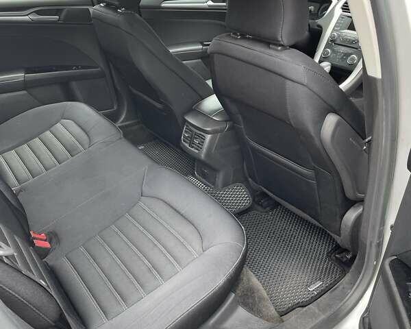 Форд Фьюжн 2014 в Киеве на Automoto.ua Серый Форд Фьюжн, объемом двигателя 2.49 л и пробегом 233 тыс. км за 8900 $, фото 12 на Automoto.ua