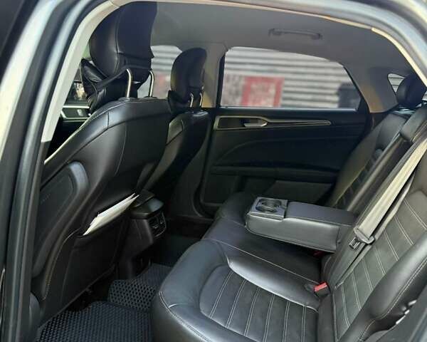 Серый Форд Фьюжн, объемом двигателя 2 л и пробегом 175 тыс. км за 9800 $, фото 3 на Automoto.ua