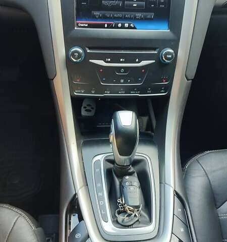 Серый Форд Фьюжн, объемом двигателя 2 л и пробегом 197 тыс. км за 12500 $, фото 3 на Automoto.ua