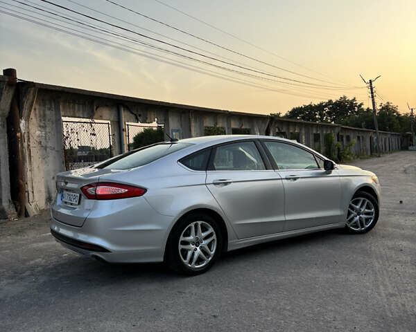 Серый Форд Фьюжн, объемом двигателя 2.5 л и пробегом 300 тыс. км за 8500 $, фото 3 на Automoto.ua