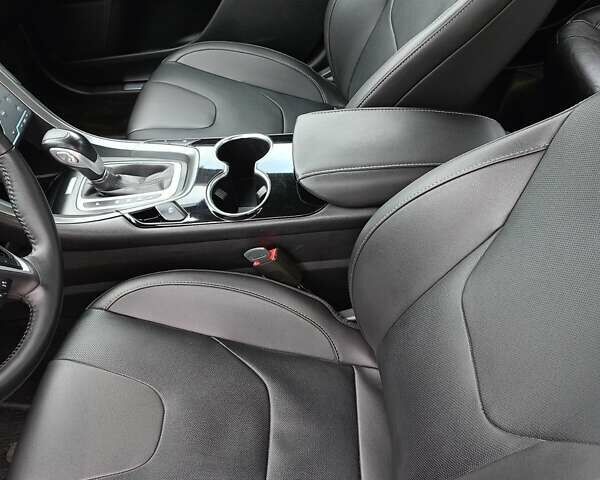 Серый Форд Фьюжн, объемом двигателя 2 л и пробегом 225 тыс. км за 10500 $, фото 15 на Automoto.ua