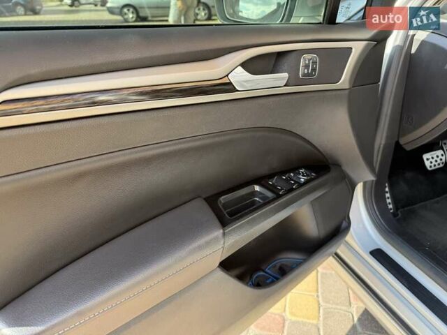 Сірий Форд Фьюжен, об'ємом двигуна 2 л та пробігом 152 тис. км за 11499 $, фото 36 на Automoto.ua