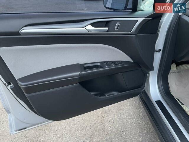 Серый Форд Фьюжн, объемом двигателя 2.49 л и пробегом 241 тыс. км за 9300 $, фото 8 на Automoto.ua