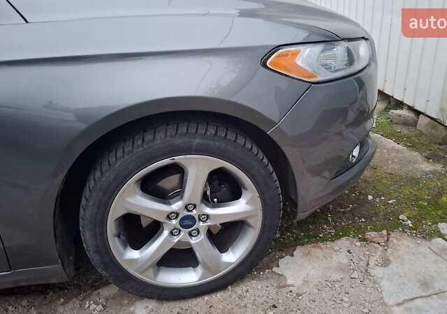 Серый Форд Фьюжн, объемом двигателя 2 л и пробегом 330 тыс. км за 8500 $, фото 4 на Automoto.ua