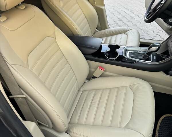 Сірий Форд Фьюжен, об'ємом двигуна 1.5 л та пробігом 170 тис. км за 9100 $, фото 27 на Automoto.ua