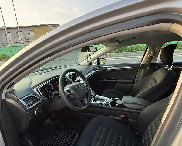 Серый Форд Фьюжн, объемом двигателя 2.5 л и пробегом 300 тыс. км за 8500 $, фото 6 на Automoto.ua