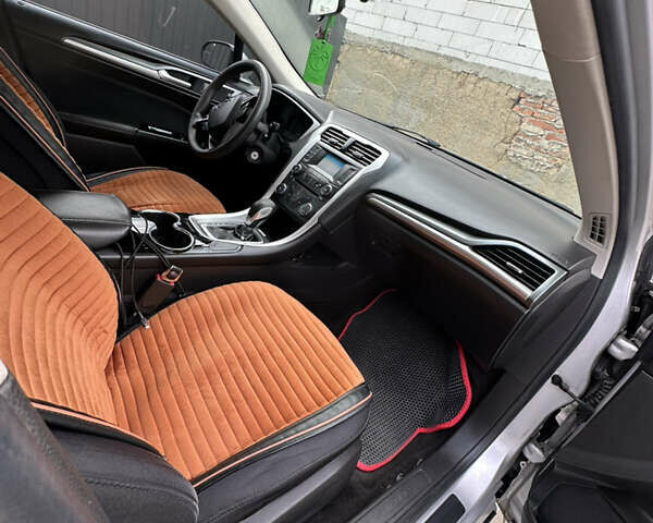 Серый Форд Фьюжн, объемом двигателя 2.5 л и пробегом 227 тыс. км за 8800 $, фото 10 на Automoto.ua