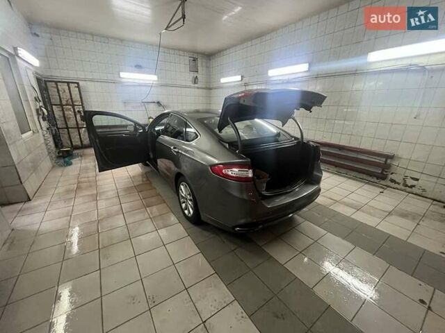 Серый Форд Фьюжн, объемом двигателя 2 л и пробегом 145 тыс. км за 10200 $, фото 9 на Automoto.ua