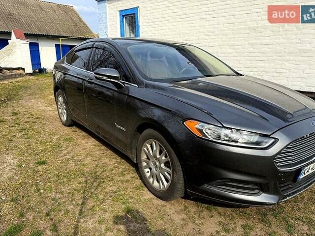 Серый Форд Фьюжн, объемом двигателя 2 л и пробегом 170 тыс. км за 8500 $, фото 5 на Automoto.ua