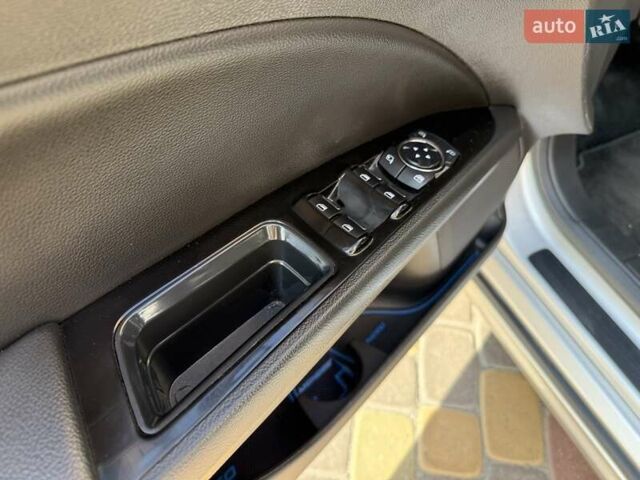 Сірий Форд Фьюжен, об'ємом двигуна 2 л та пробігом 152 тис. км за 11499 $, фото 35 на Automoto.ua