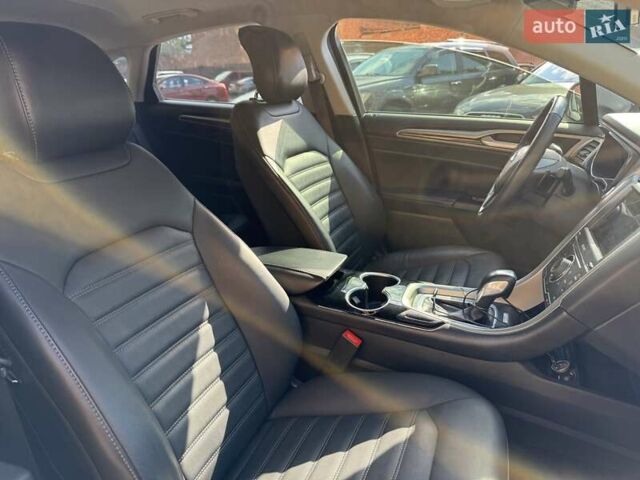 Сірий Форд Фьюжен, об'ємом двигуна 2 л та пробігом 152 тис. км за 11499 $, фото 44 на Automoto.ua