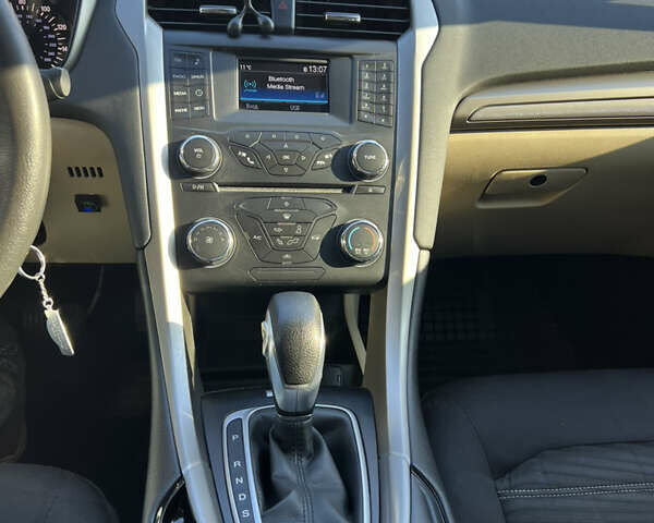 Серый Форд Фьюжн, объемом двигателя 2.5 л и пробегом 275 тыс. км за 9000 $, фото 25 на Automoto.ua