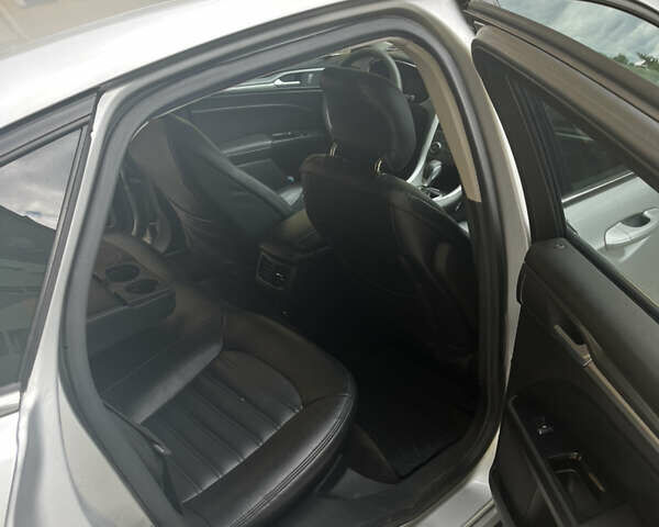 Серый Форд Фьюжн, объемом двигателя 2.49 л и пробегом 196 тыс. км за 9700 $, фото 11 на Automoto.ua