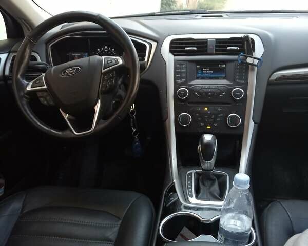 Сірий Форд Фьюжен, об'ємом двигуна 2 л та пробігом 220 тис. км за 12600 $, фото 7 на Automoto.ua